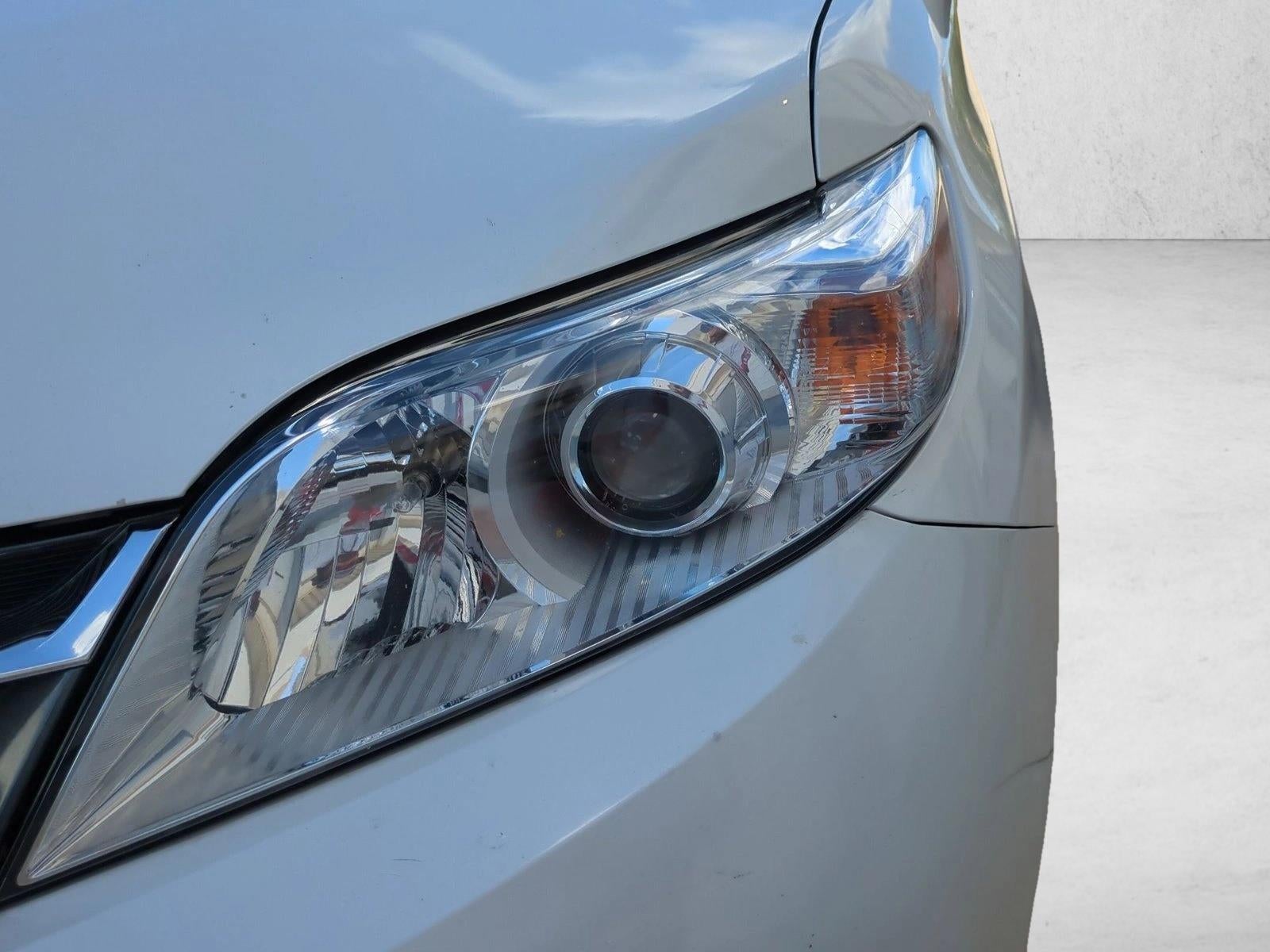 2018 Toyota Sienna XLE Premium FWD 8-Passenger (Natl)