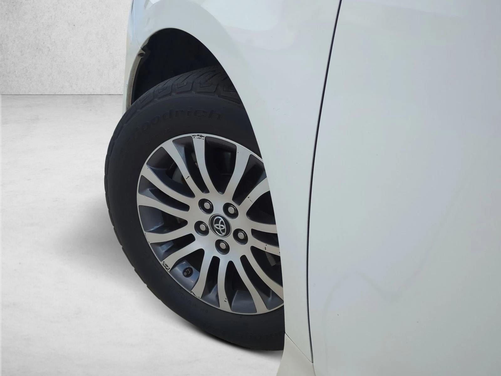 2018 Toyota Sienna XLE Premium FWD 8-Passenger (Natl)