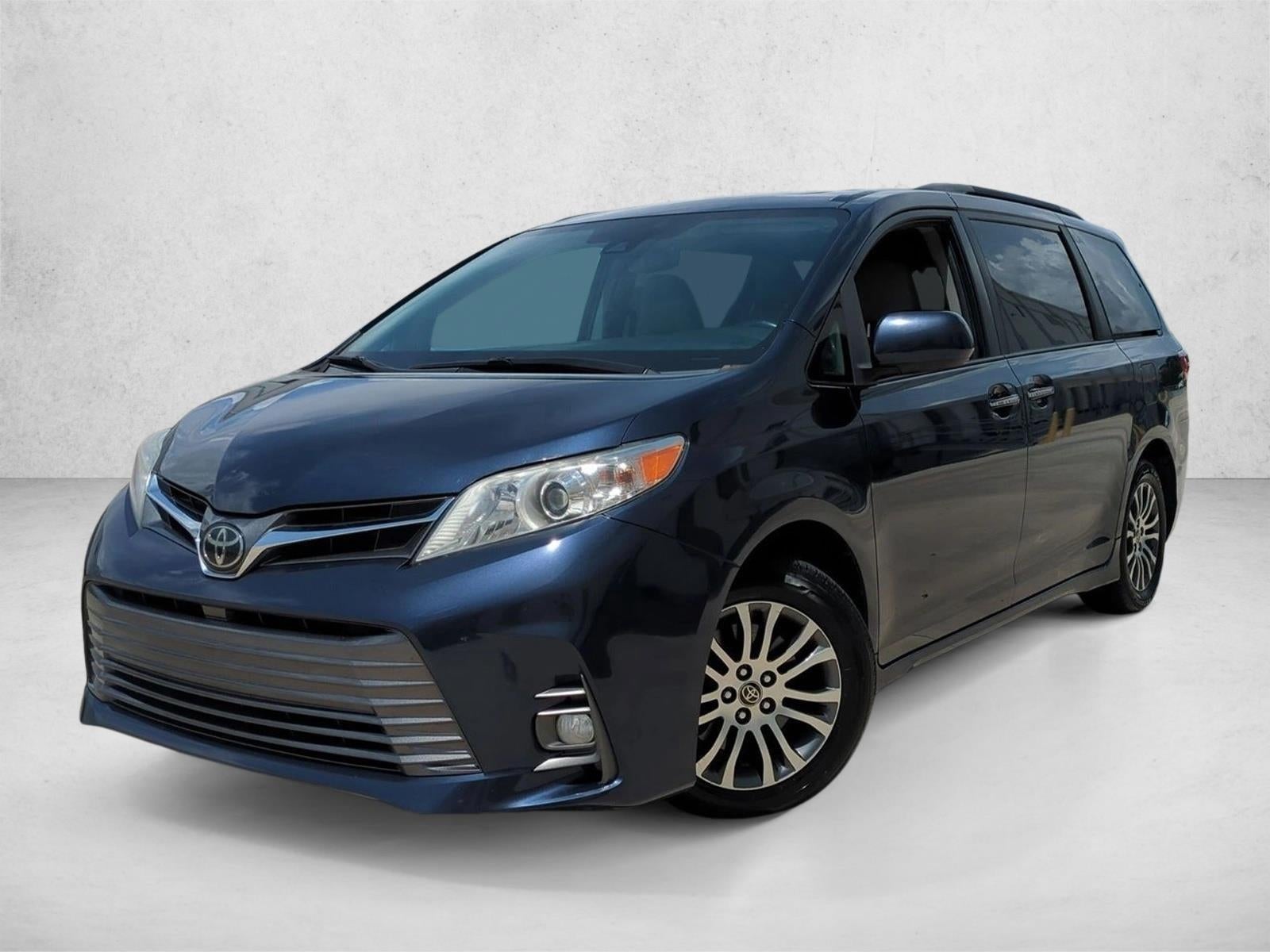 2020 Toyota Sienna XLE Auto Access Seat FWD 7-Passenger (GS)