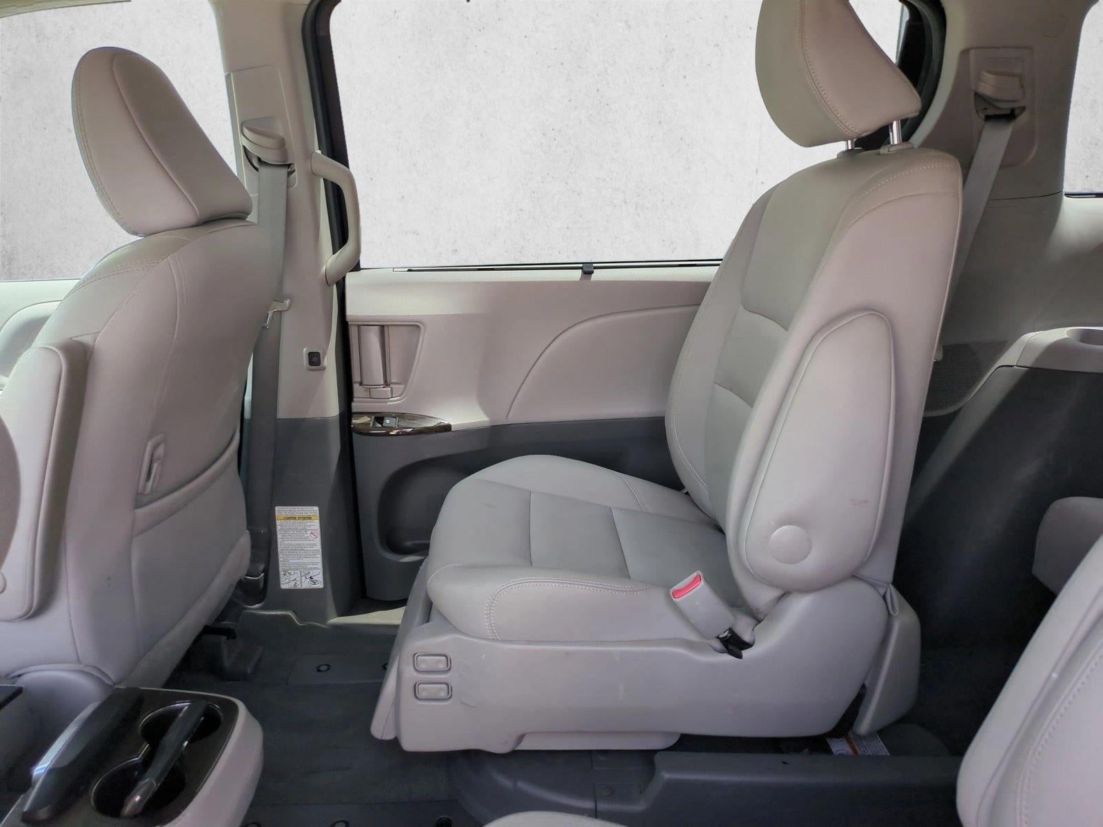2020 Toyota Sienna XLE Auto Access Seat FWD 7-Passenger (GS)