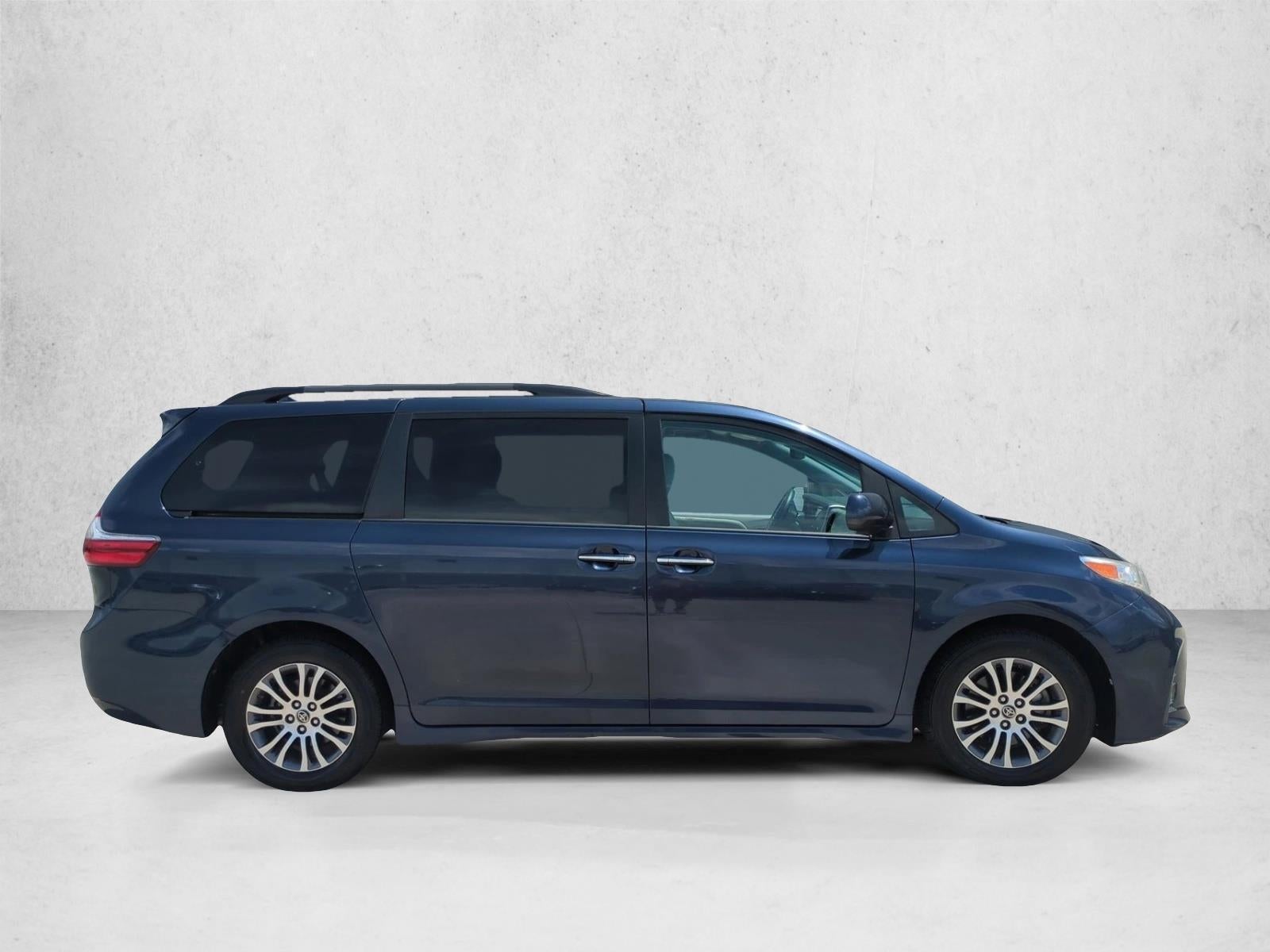 2020 Toyota Sienna XLE Auto Access Seat FWD 7-Passenger (GS)