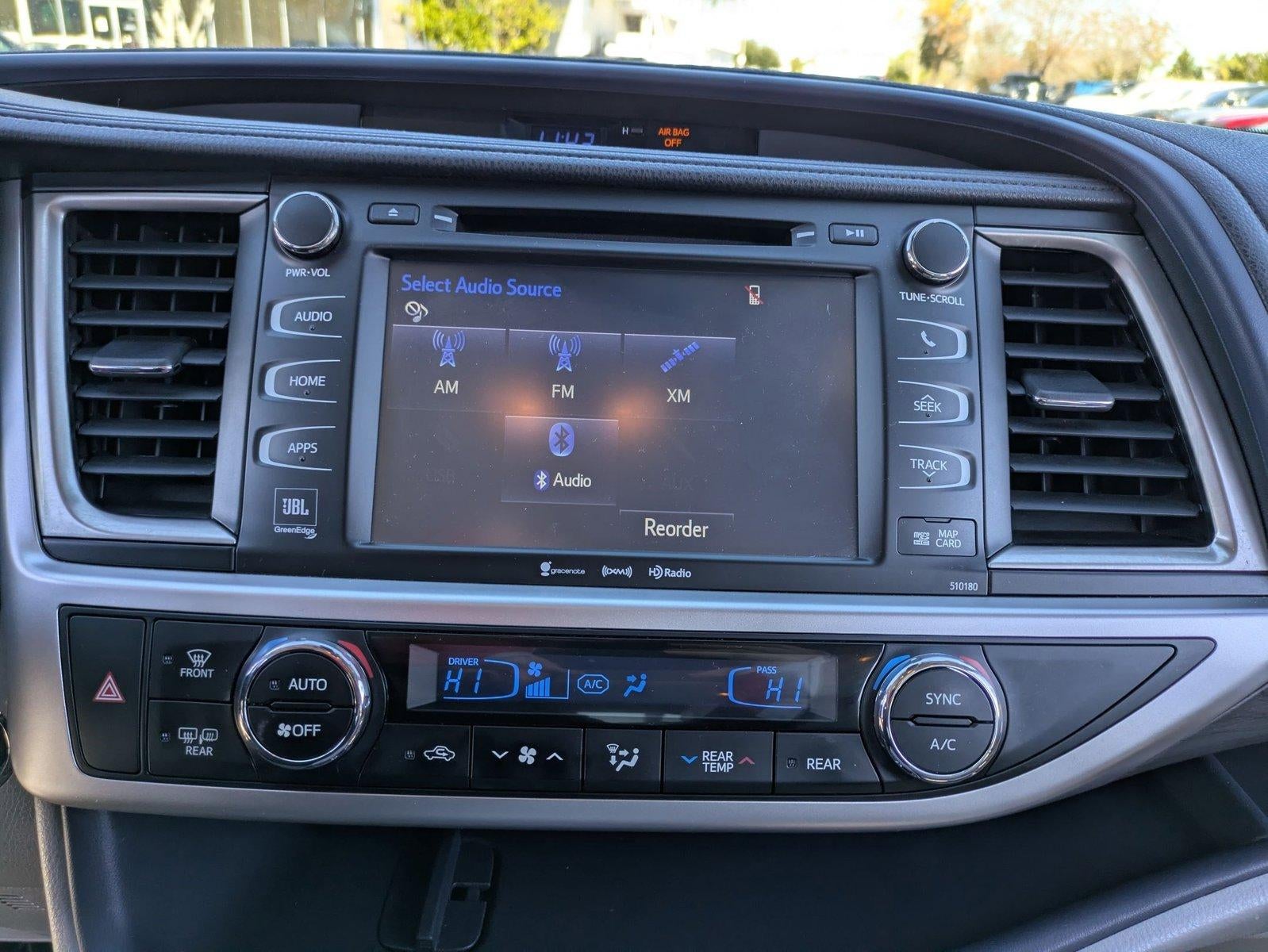 2017 Toyota Highlander Limited Platinum V6 FWD (Natl)