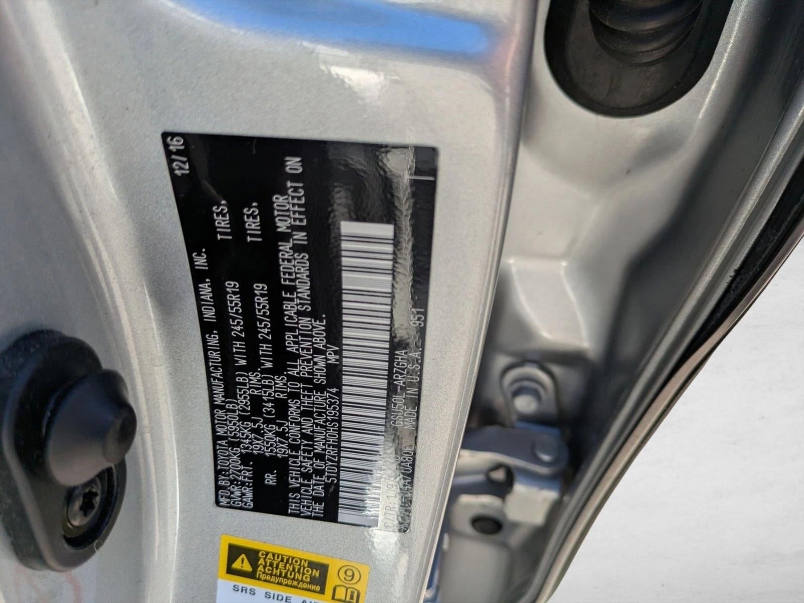 2017 Toyota Highlander Limited Platinum V6 FWD (Natl)