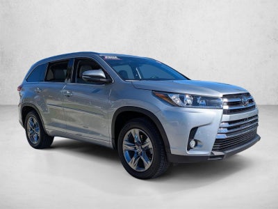 2017 Toyota Highlander Limited Platinum V6 FWD (Natl)