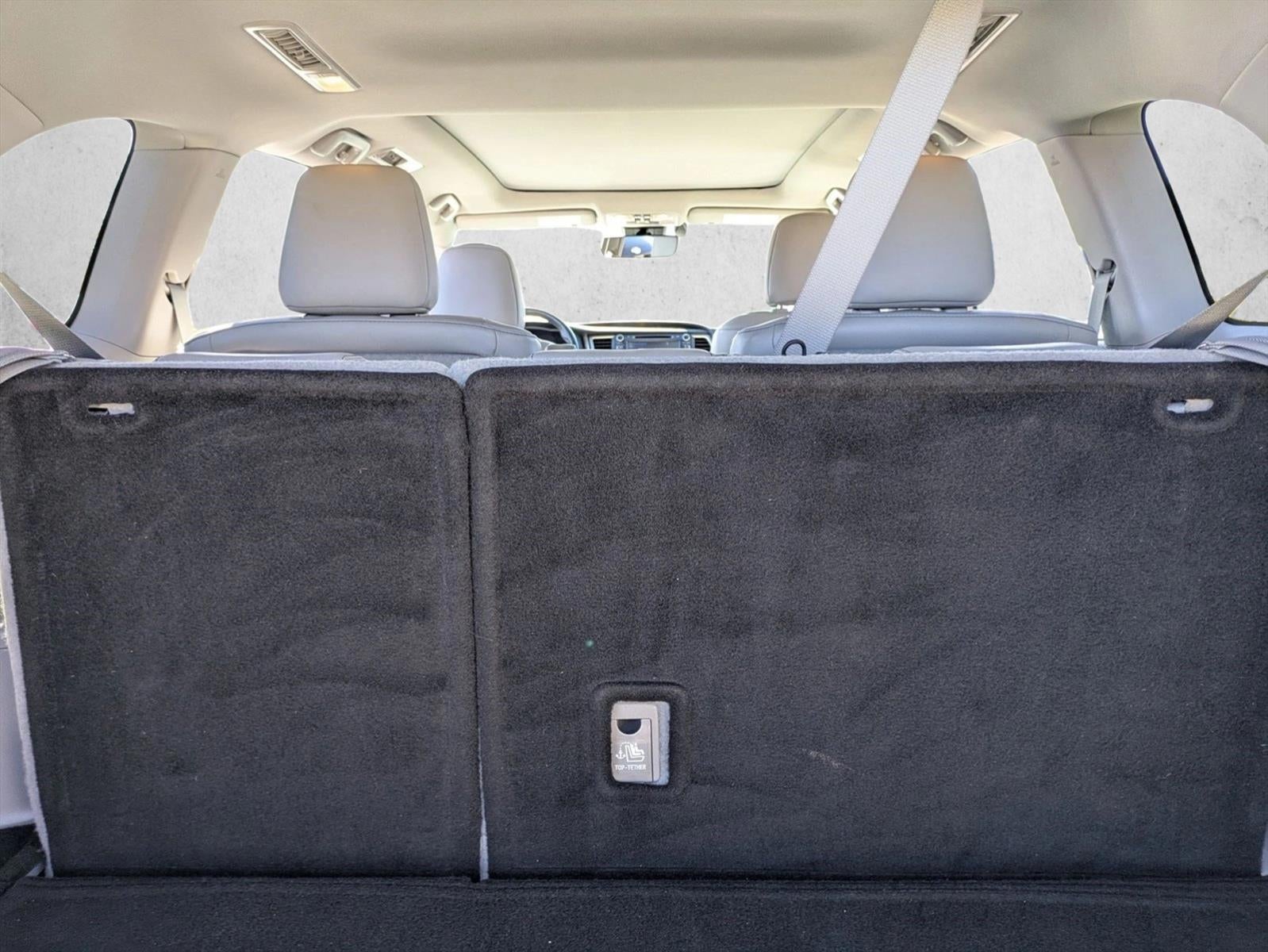 2017 Toyota Highlander Limited Platinum V6 FWD (Natl)