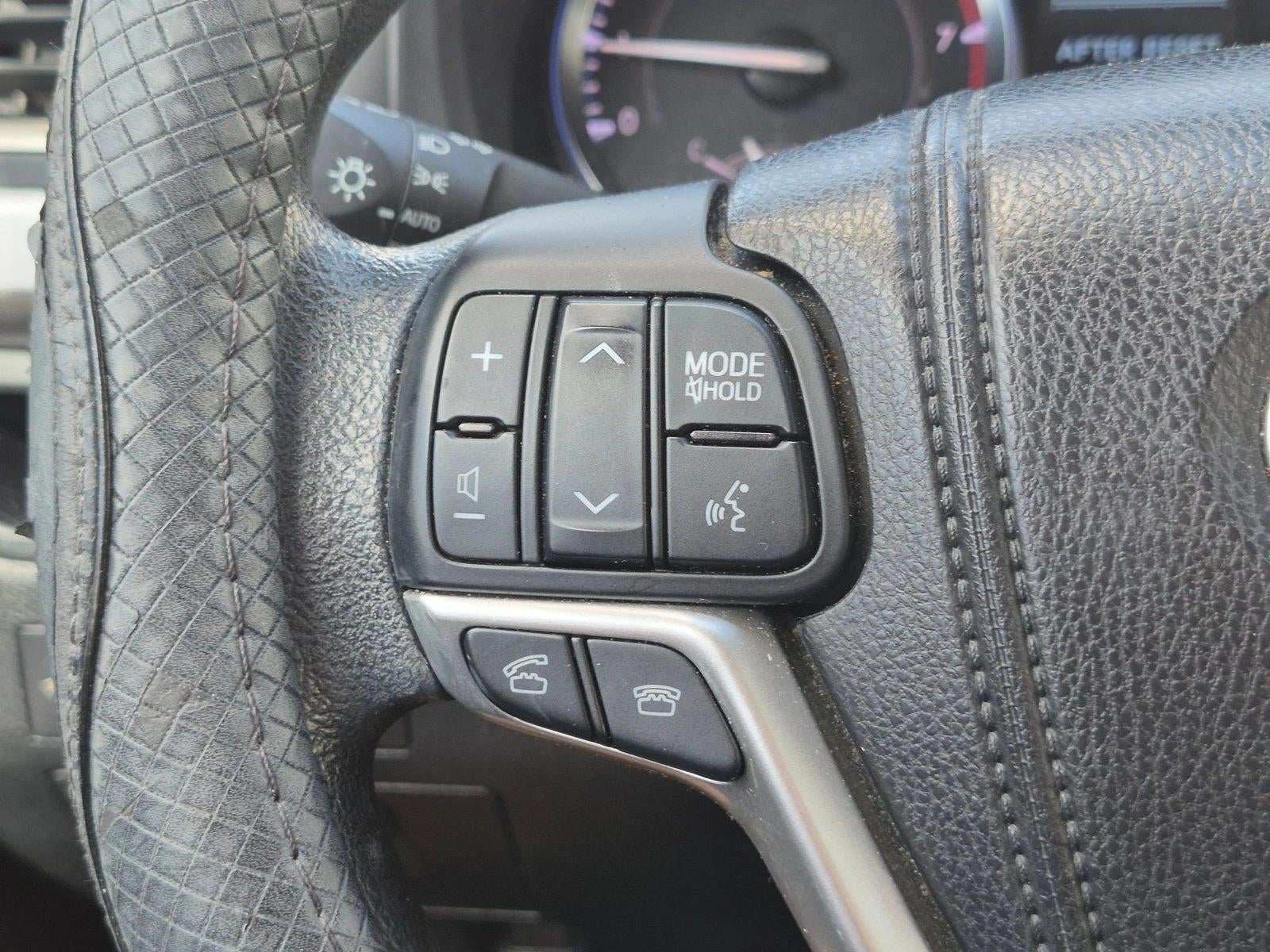2014 Toyota Highlander FWD 4dr I4 LE (Natl)