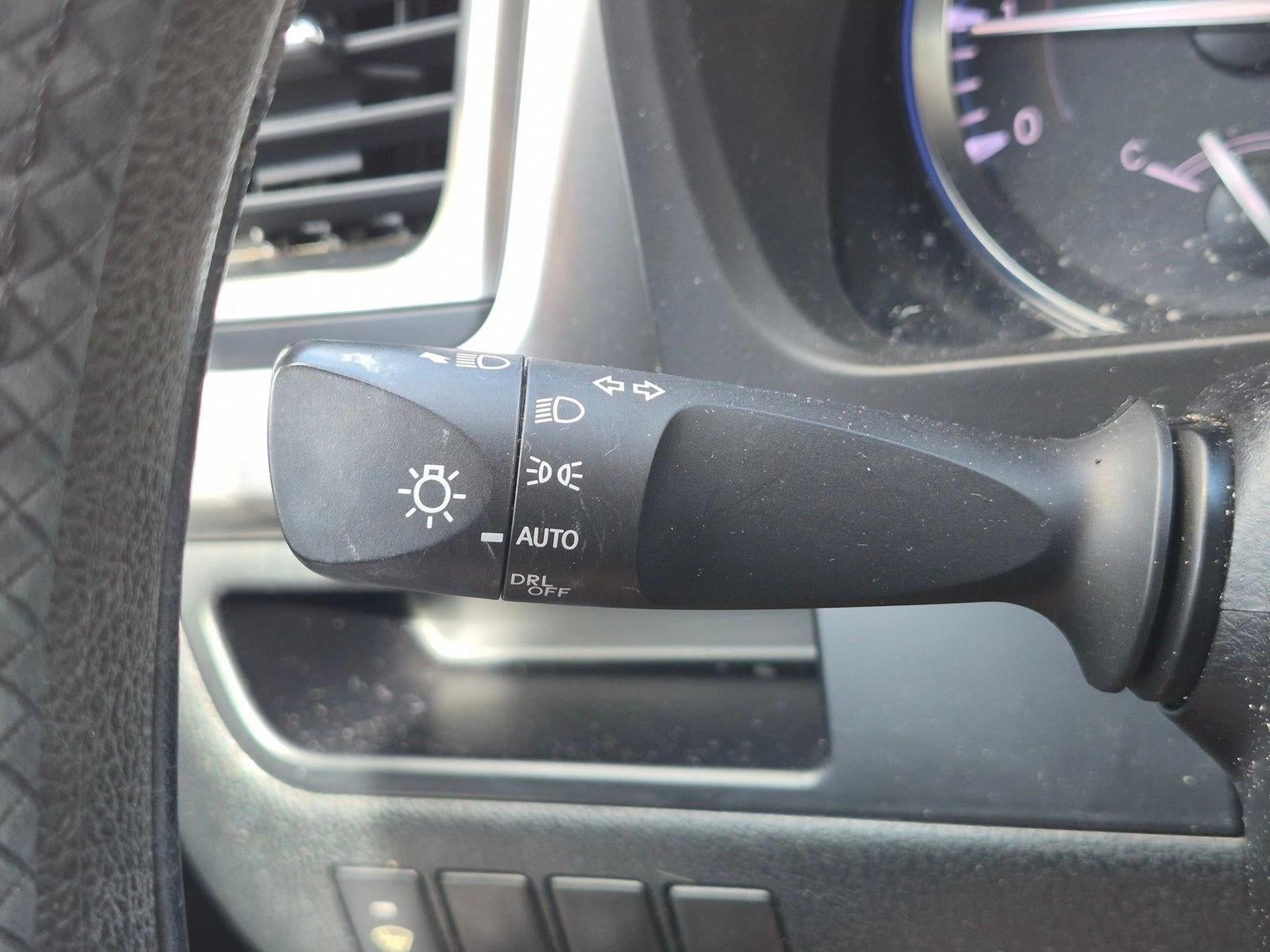 2014 Toyota Highlander FWD 4dr I4 LE (Natl)