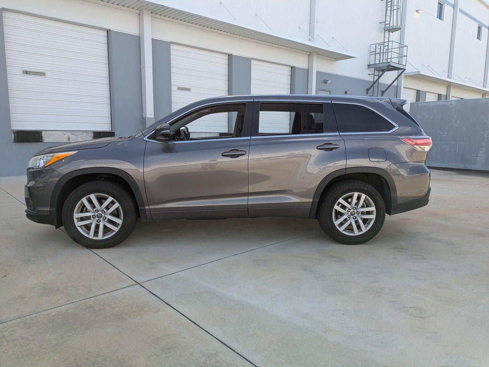 2016 Toyota Highlander FWD 4dr I4 LE (Natl)