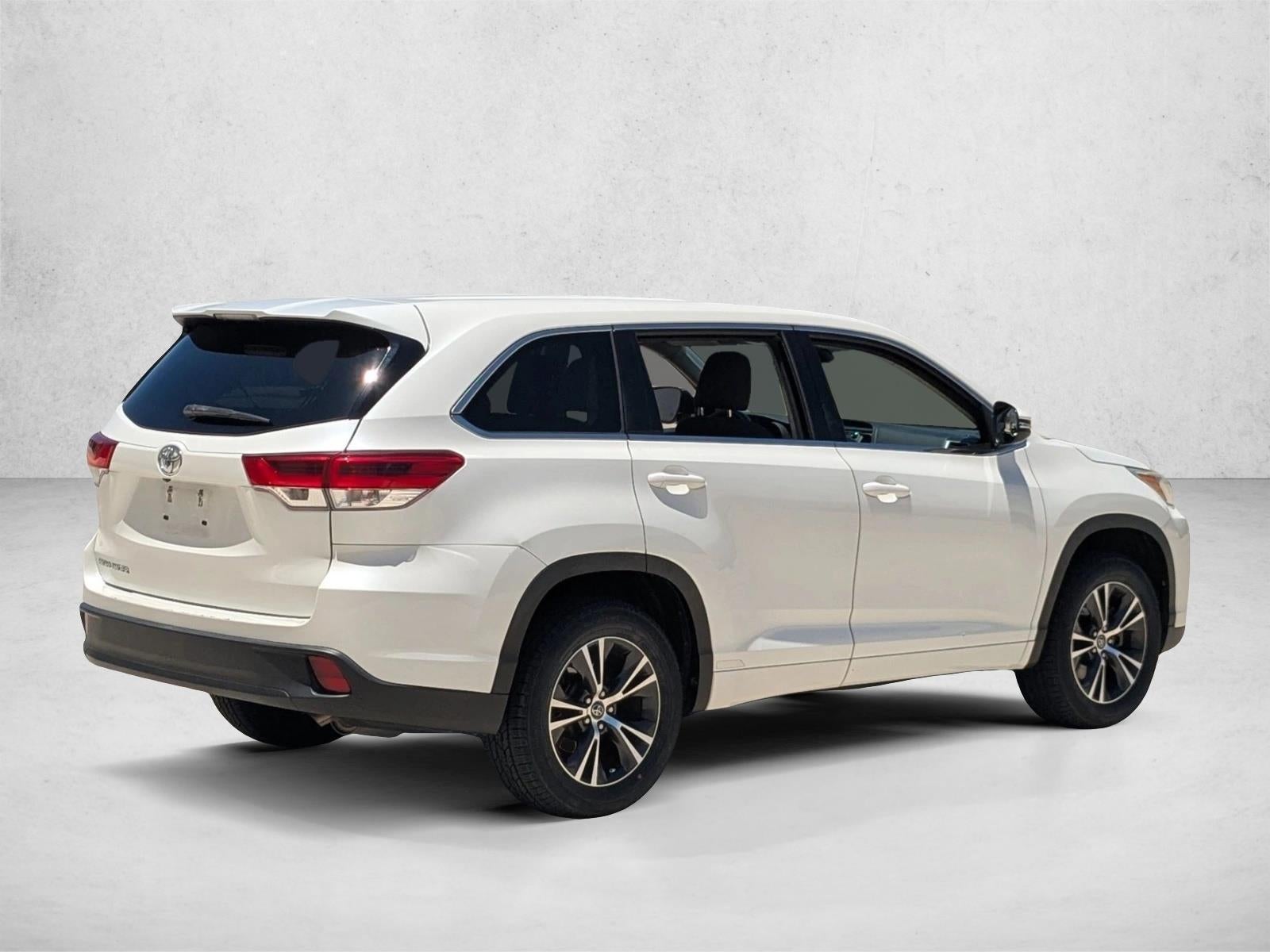 2018 Toyota Highlander LE I4 FWD (Natl)