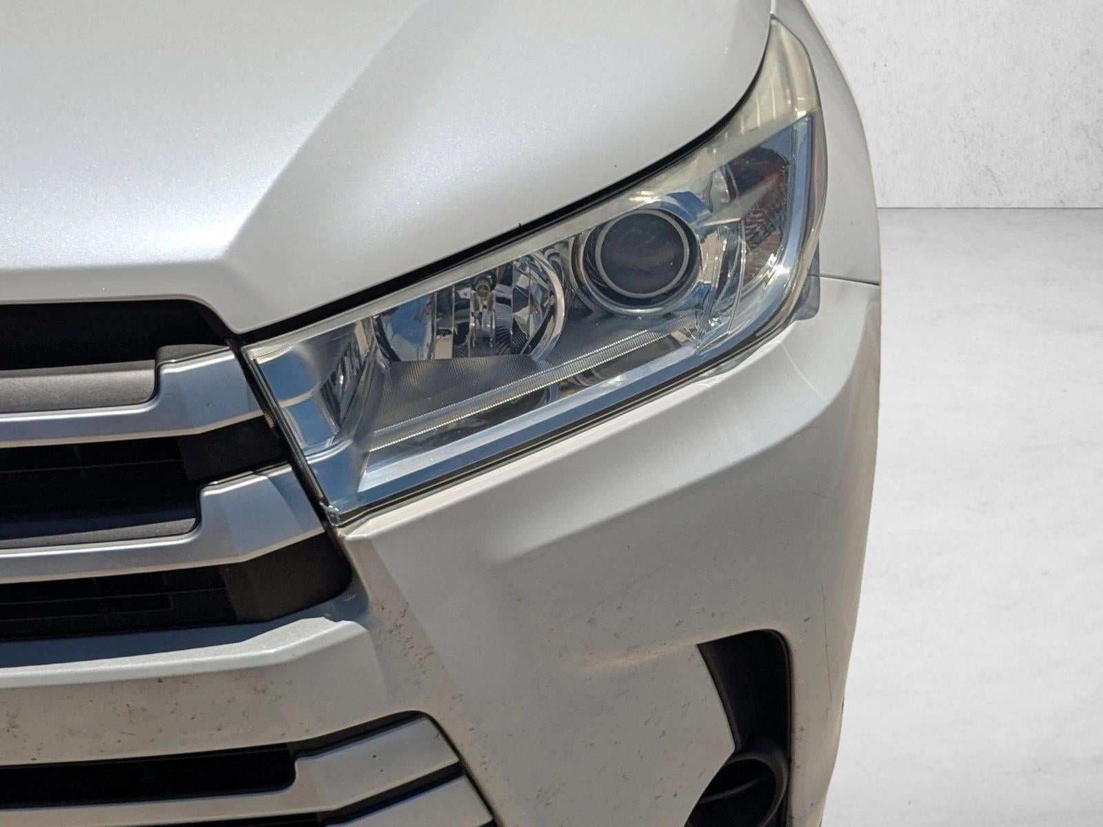 2018 Toyota Highlander LE I4 FWD (Natl)