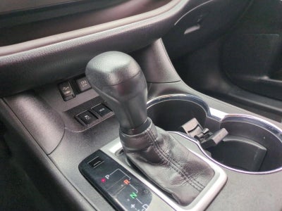 2019 Toyota Highlander LE I4 FWD (Natl)