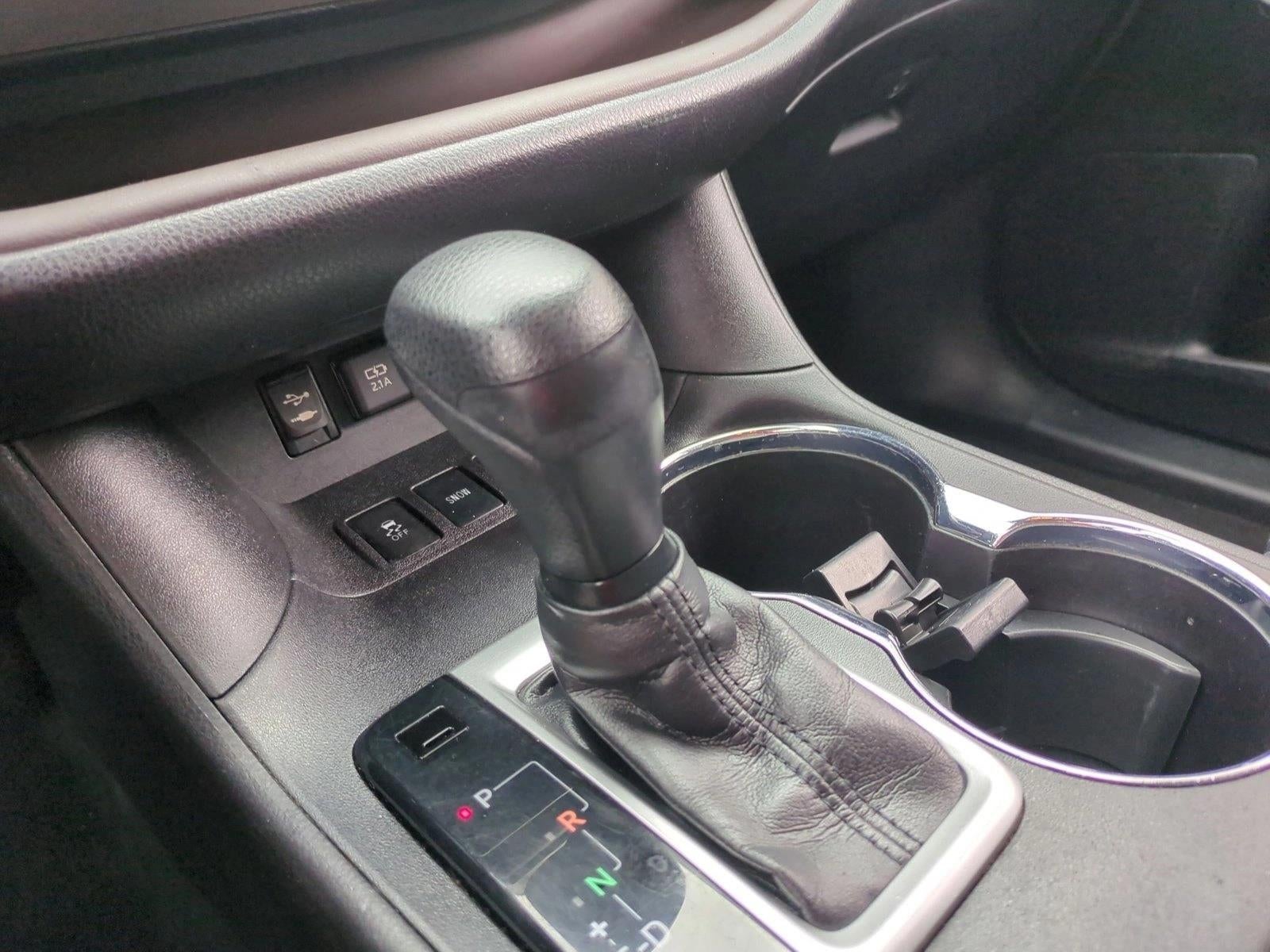 2019 Toyota Highlander LE I4 FWD (Natl)
