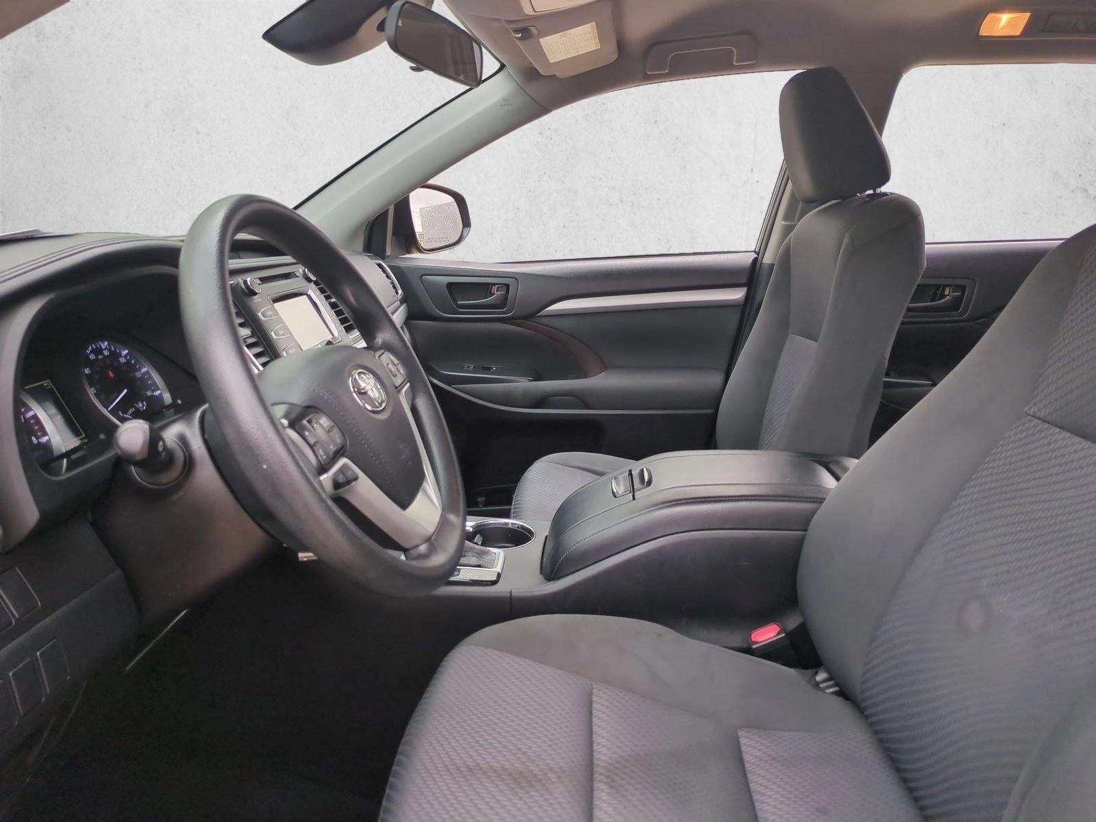 2019 Toyota Highlander LE I4 FWD (Natl)