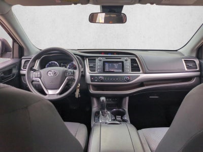 2019 Toyota Highlander LE I4 FWD (Natl)