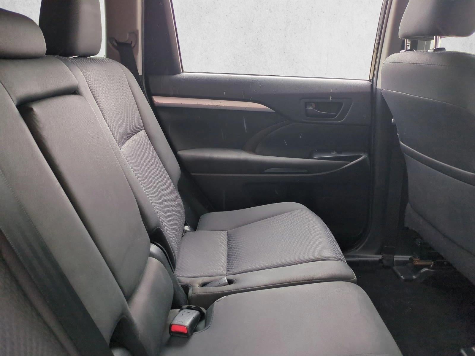 2019 Toyota Highlander LE I4 FWD (Natl)