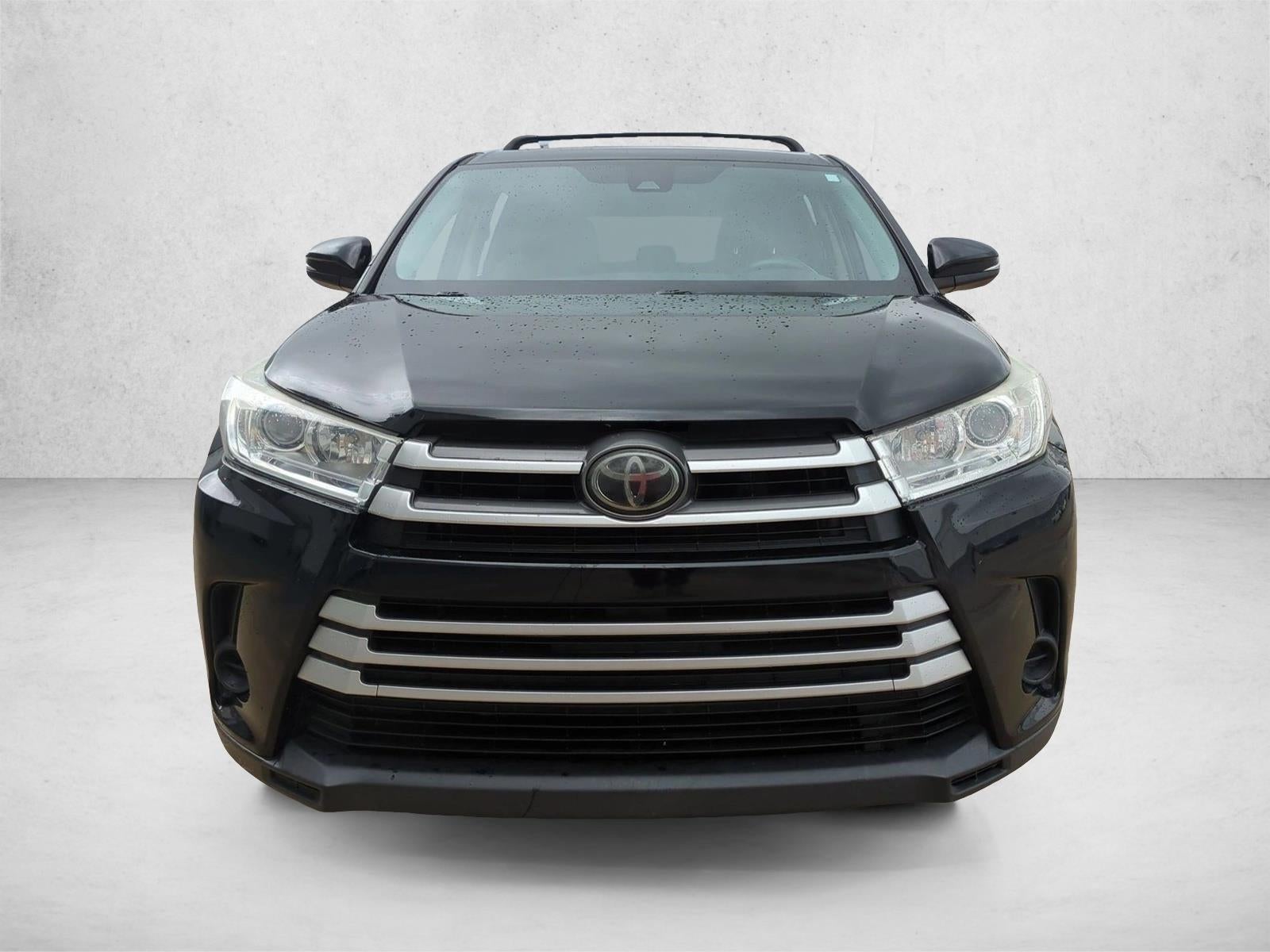 2019 Toyota Highlander LE I4 FWD (Natl)