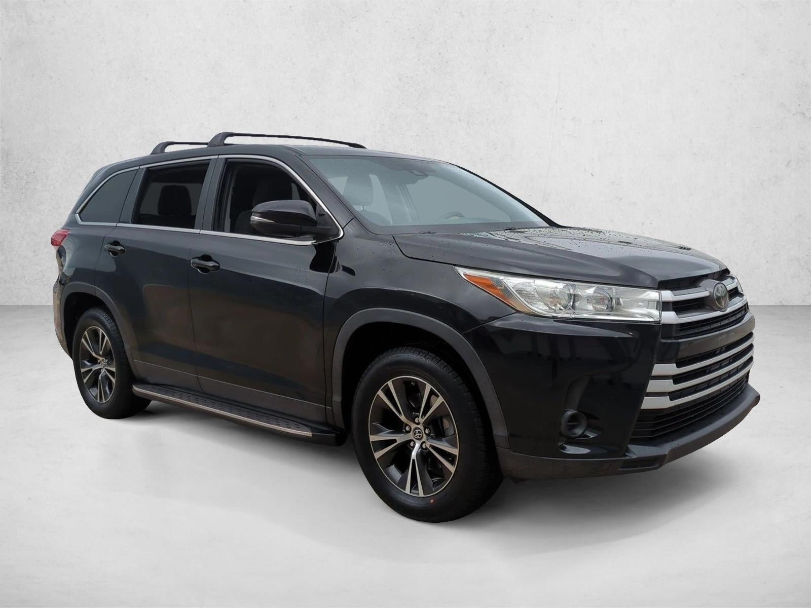 2019 Toyota Highlander LE I4 FWD (Natl)
