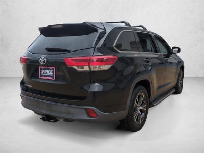2019 Toyota Highlander LE I4 FWD (Natl)