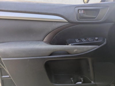 2019 Toyota Highlander LE I4 FWD (Natl)