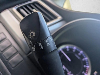 2019 Toyota Highlander LE I4 FWD (Natl)