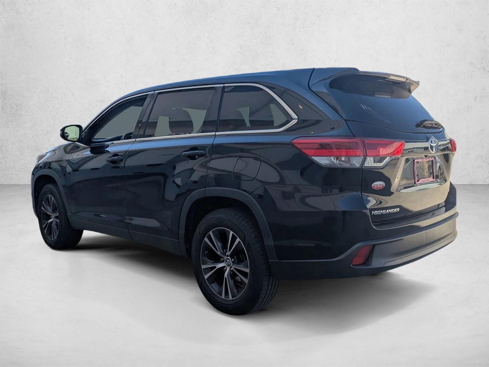 2019 Toyota Highlander LE I4 FWD (Natl)