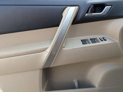 2013 Toyota Highlander FWD 4dr V6 SE (Natl)