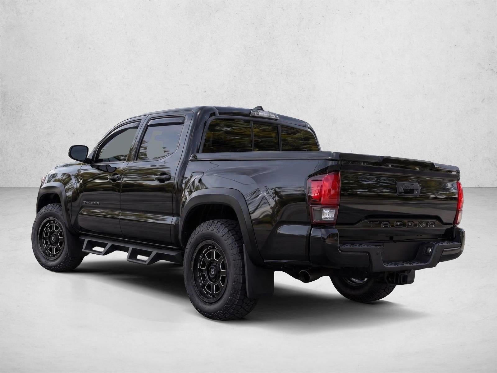 2017 Toyota Tacoma SR5 Double Cab 5' Bed V6 4x2 AT (GS)