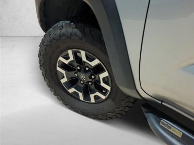 2017 Toyota Tacoma TRD Off Road Double Cab 5' Bed V6 4x2 AT (Natl)