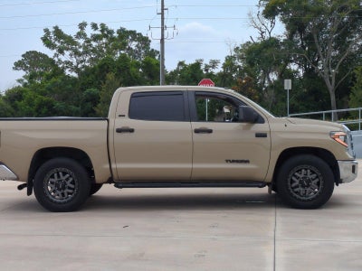 2017 Toyota Tundra 2WD 2WD SR5 CrewMax 5.5' Bed 5.7L FFV (SE)