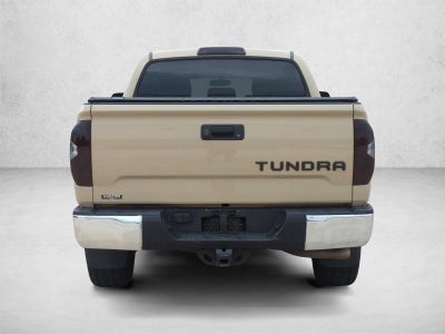 2017 Toyota Tundra 2WD 2WD SR5 CrewMax 5.5' Bed 5.7L FFV (SE)