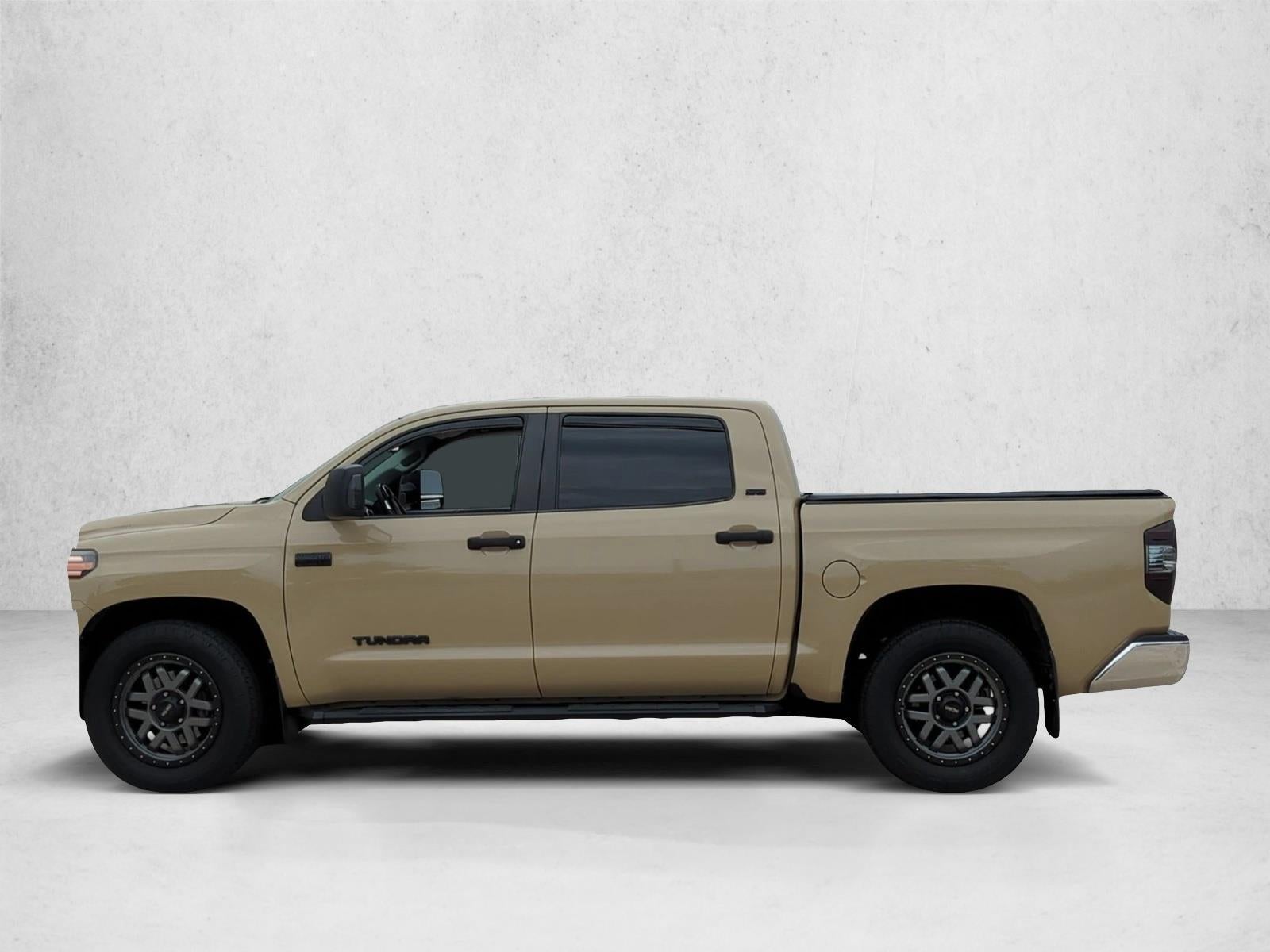 2017 Toyota Tundra 2WD 2WD SR5 CrewMax 5.5' Bed 5.7L FFV (SE)
