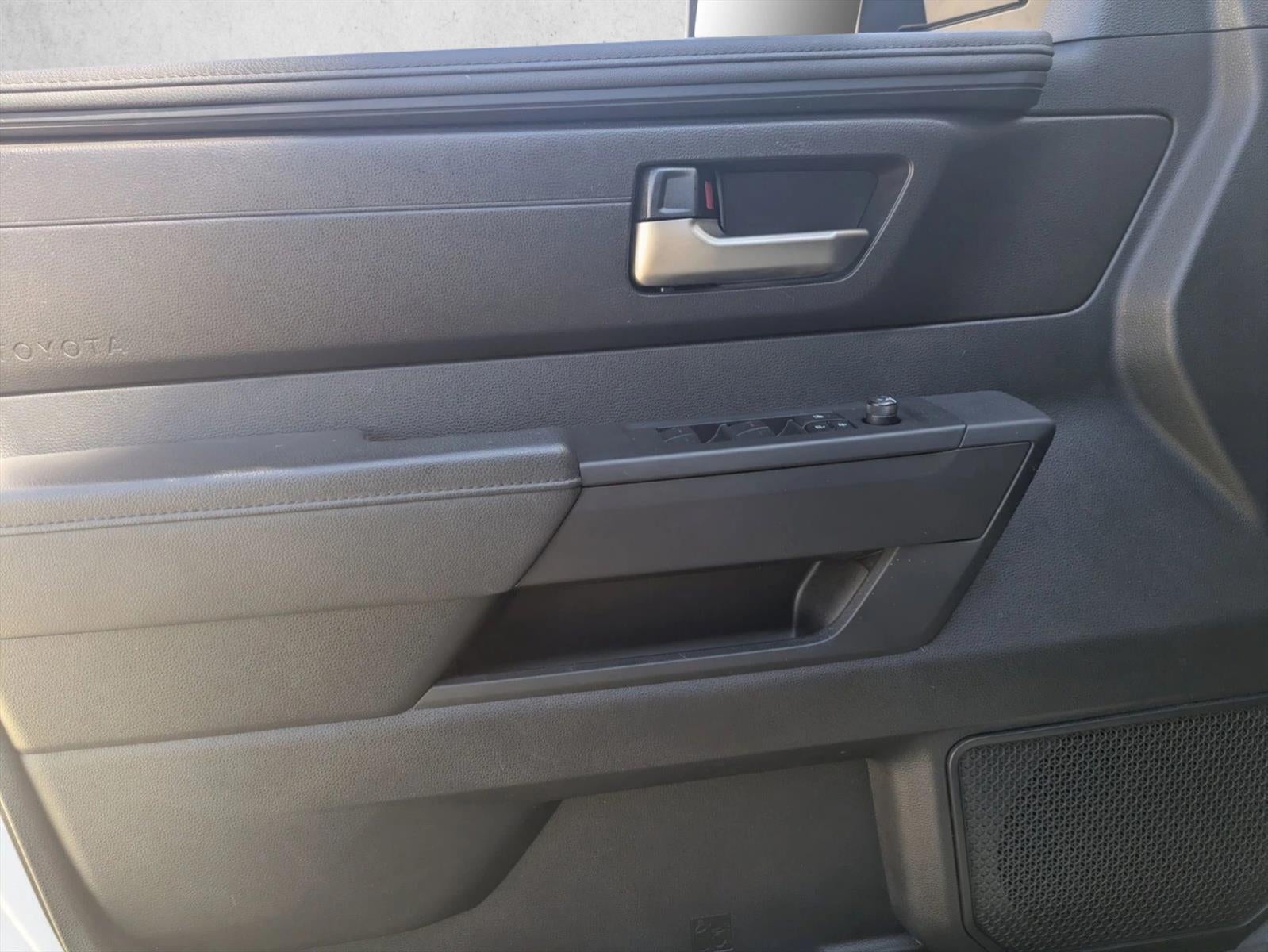 2023 Toyota Tundra 4WD 4WD SR5 CrewMax 5.5' Bed (Natl)