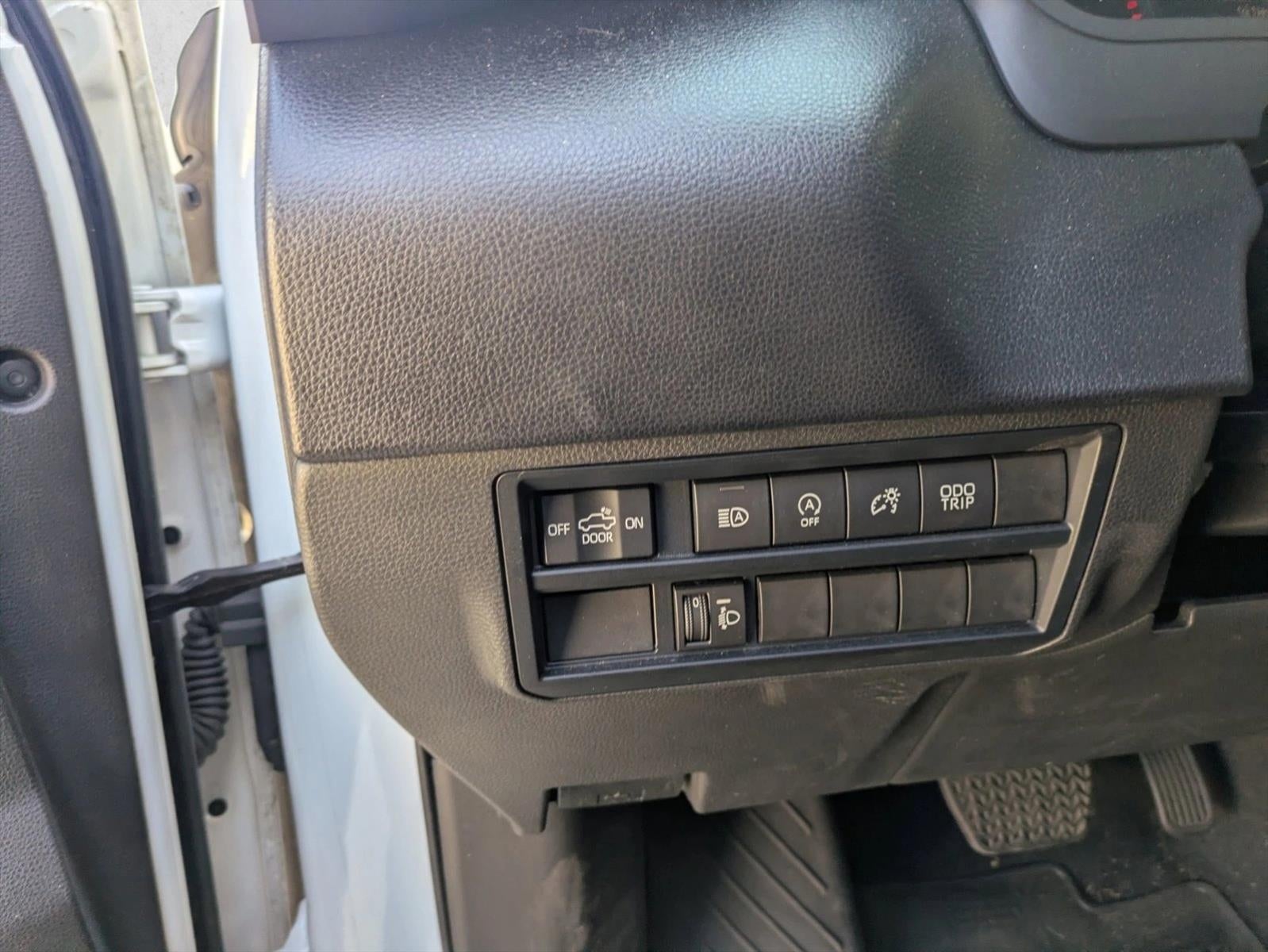 2023 Toyota Tundra 4WD 4WD SR5 CrewMax 5.5' Bed (Natl)