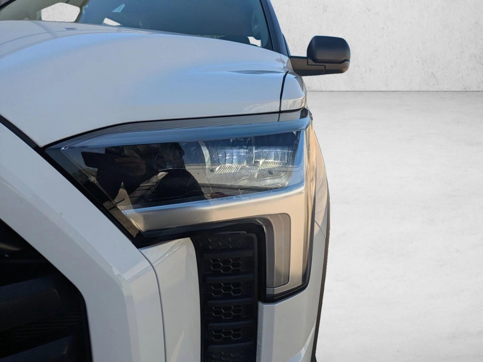 2023 Toyota Tundra 4WD 4WD SR5 CrewMax 5.5' Bed (Natl)