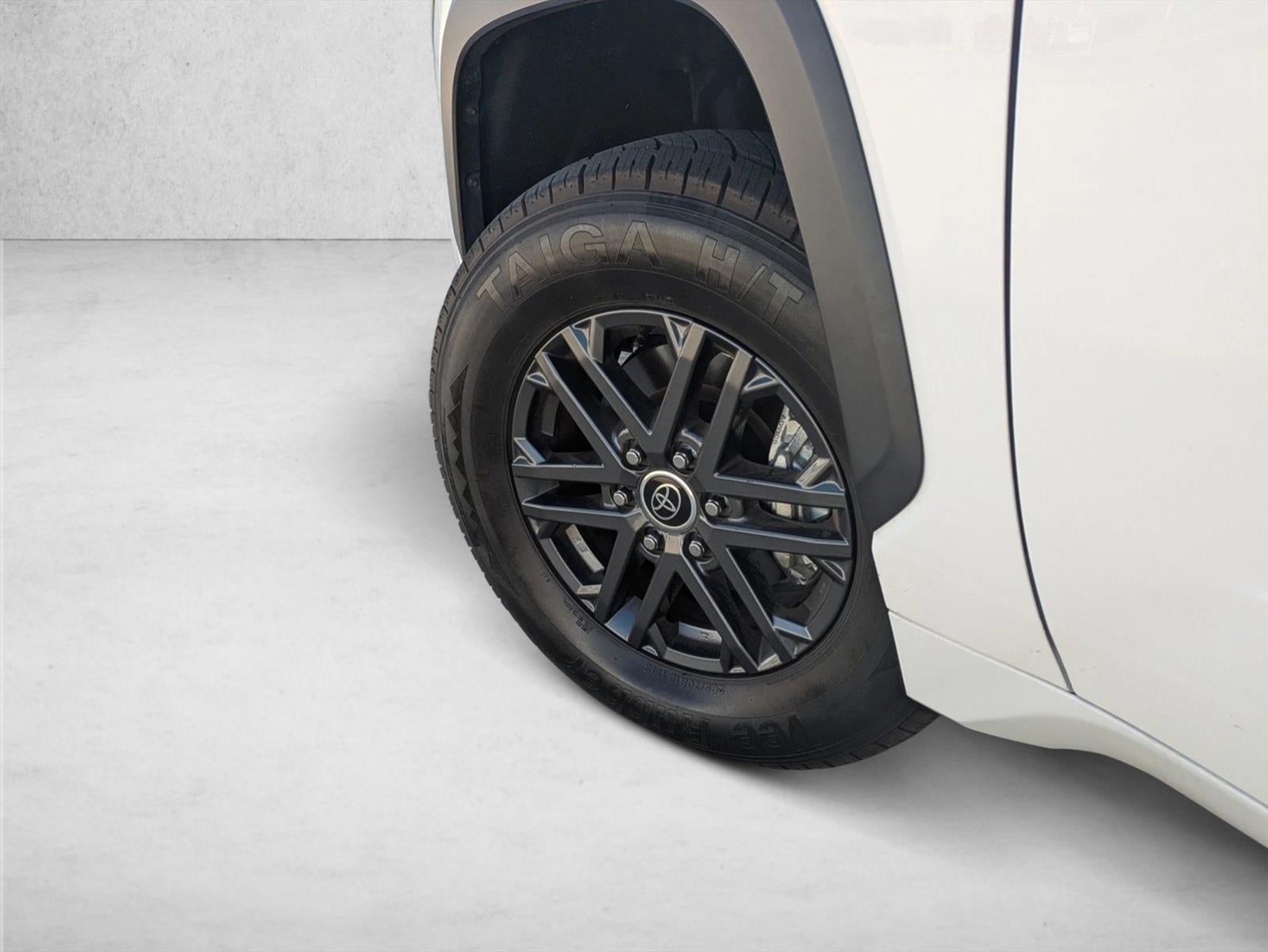 2023 Toyota Tundra 4WD 4WD SR5 CrewMax 5.5' Bed (Natl)