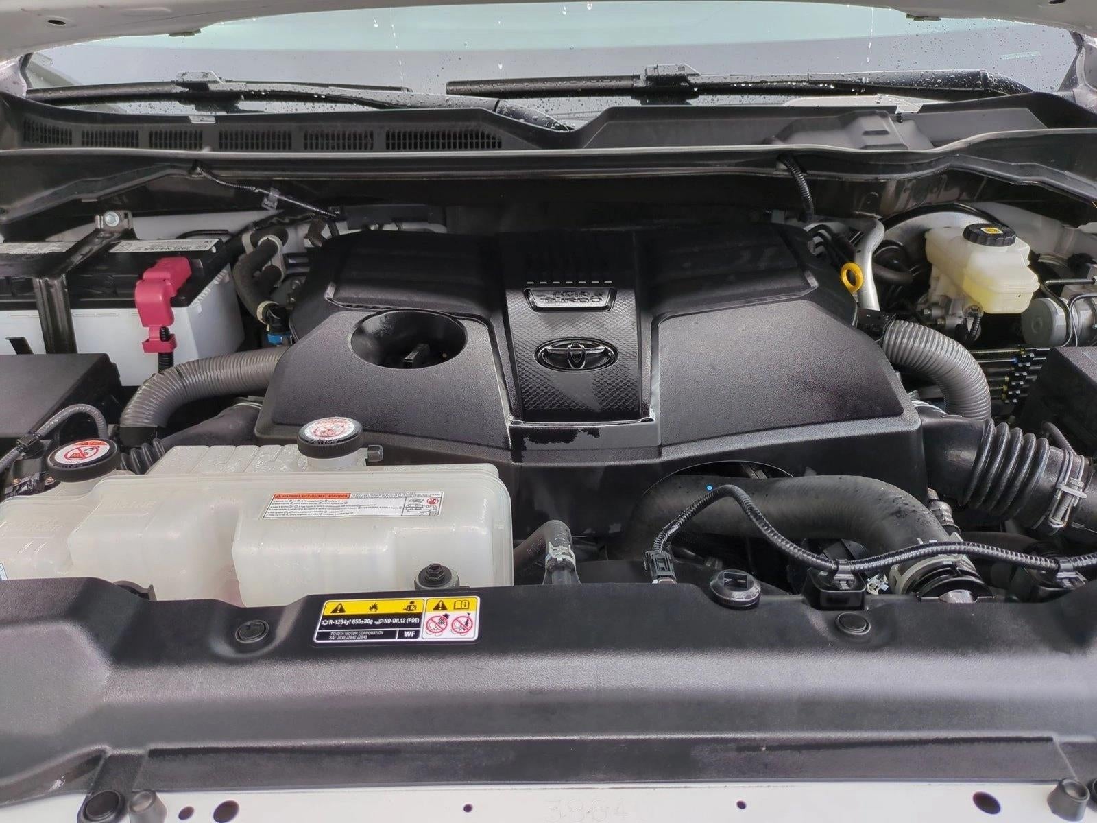 2023 Toyota Tundra 4WD 4WD SR5 CrewMax 5.5' Bed (Natl)