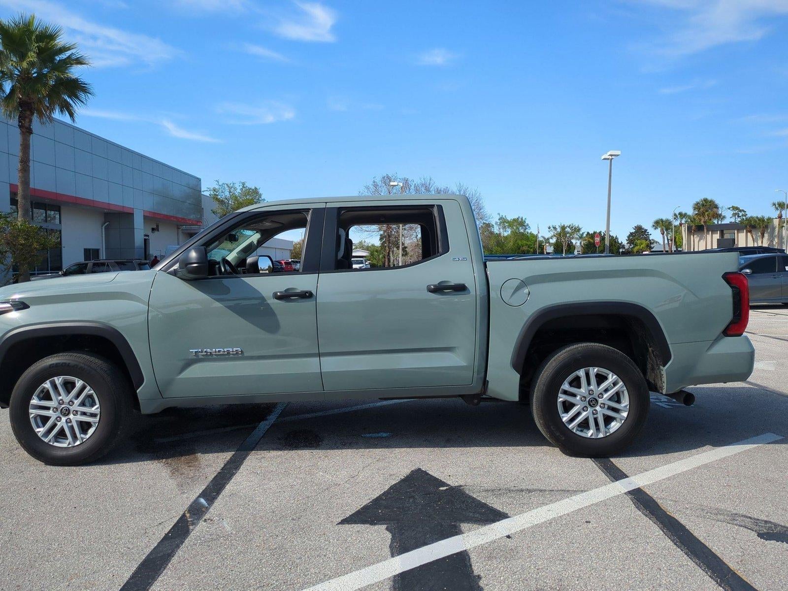 2024 Toyota Tundra 4WD 4WD SR5 CrewMax 5.5' Bed (SE)