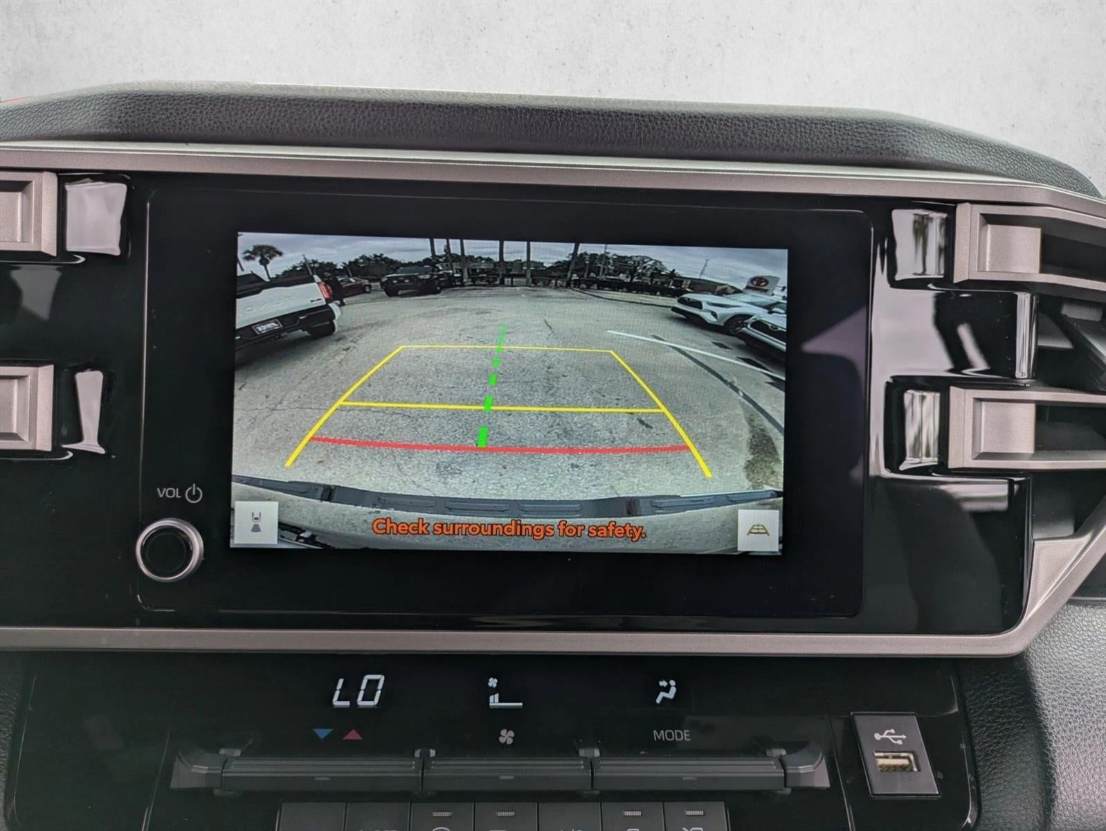 2025 Toyota Tundra 4WD 4WD SR5 CrewMax 5.5' Bed (SE)