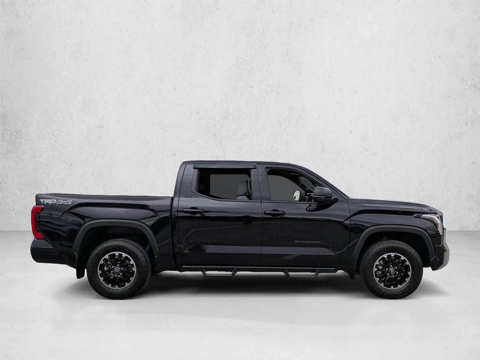 2025 Toyota Tundra 4WD 4WD SR5 CrewMax 5.5' Bed (SE)