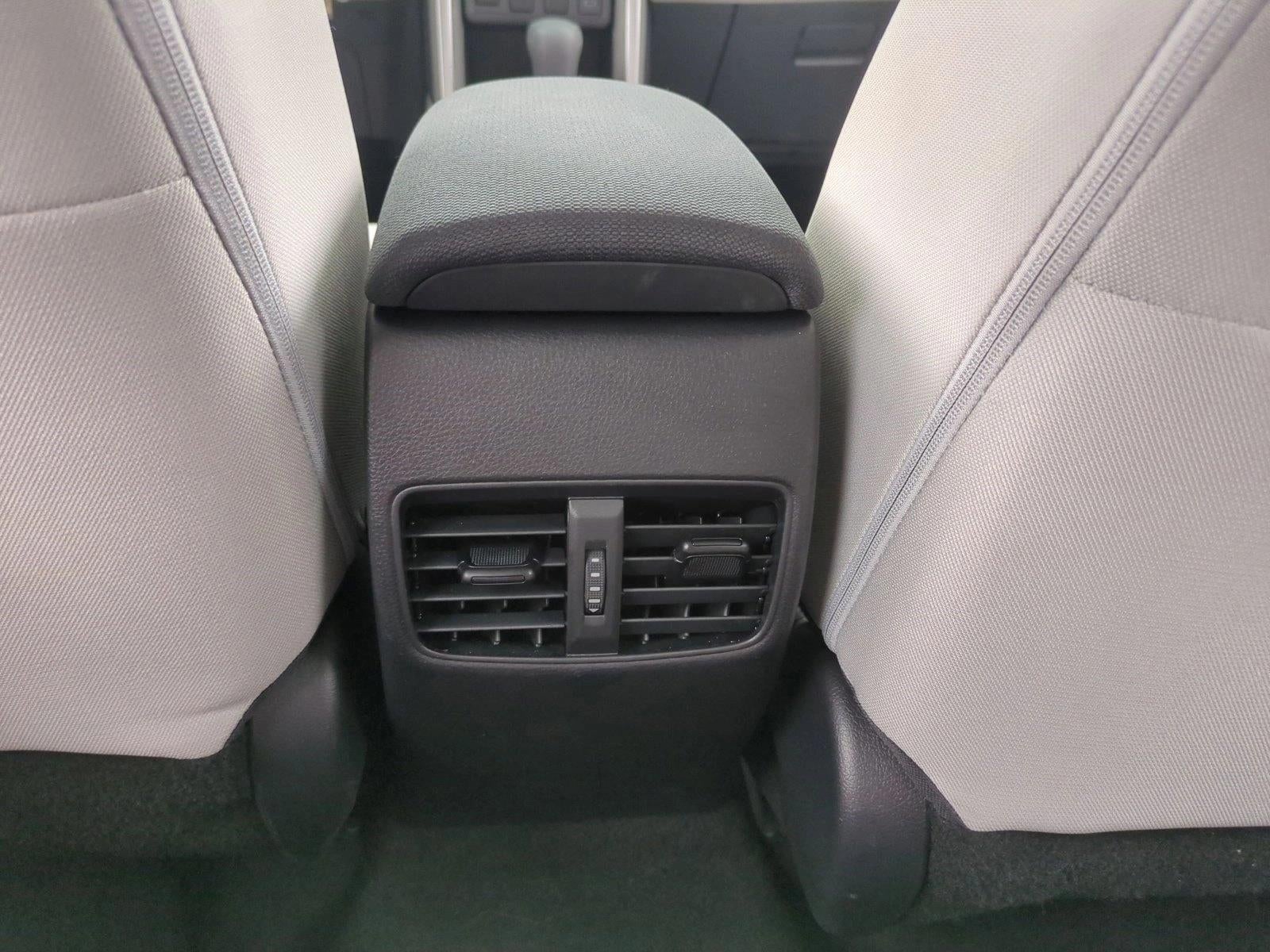 2025 Toyota Corolla Cross L 2WD (Natl)