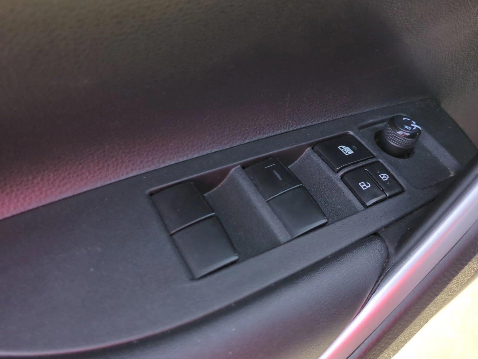 2022 Toyota Corolla Cross LE 2WD (Natl)