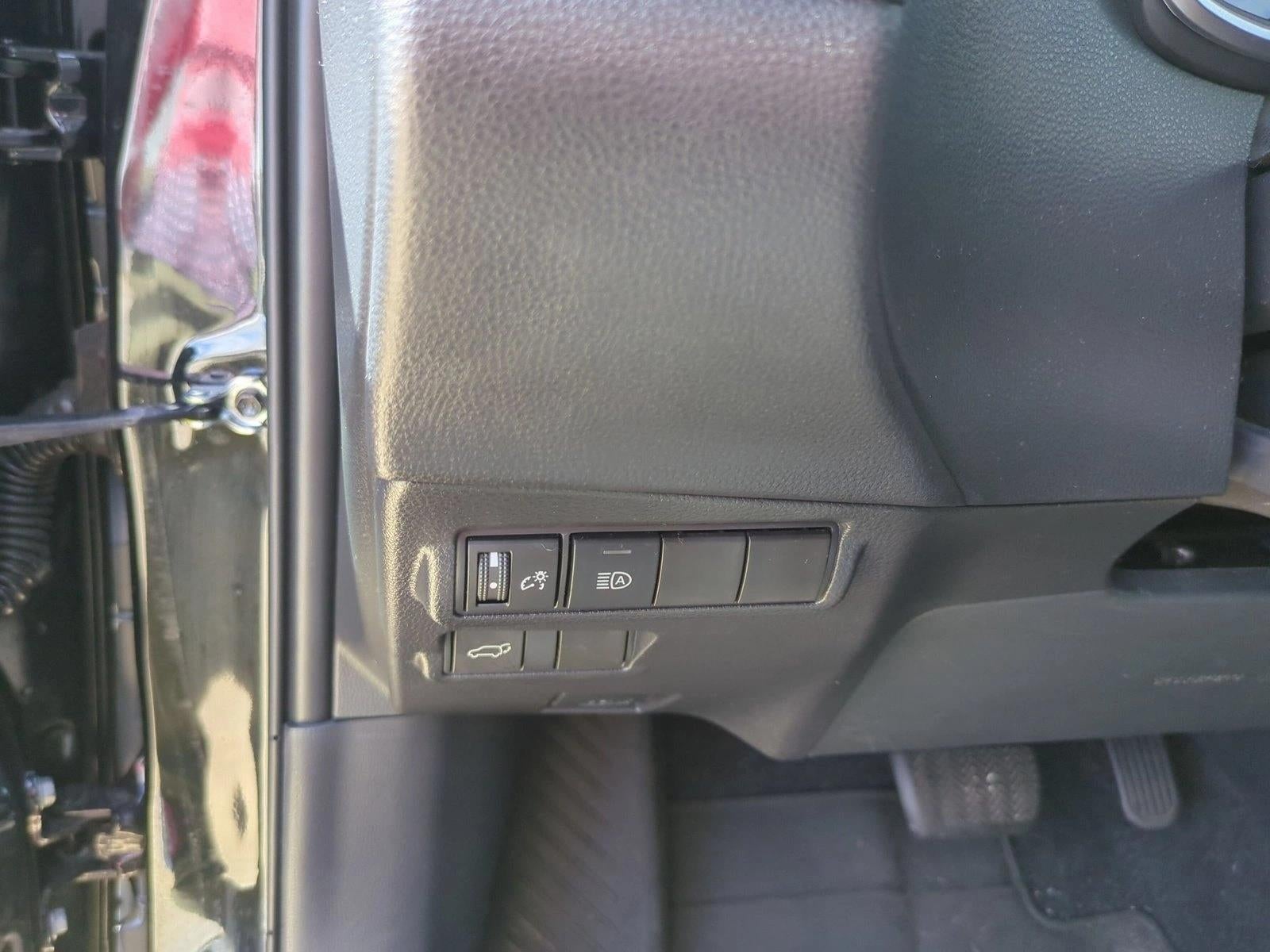 2025 Toyota Corolla Cross XLE 2WD (Natl)