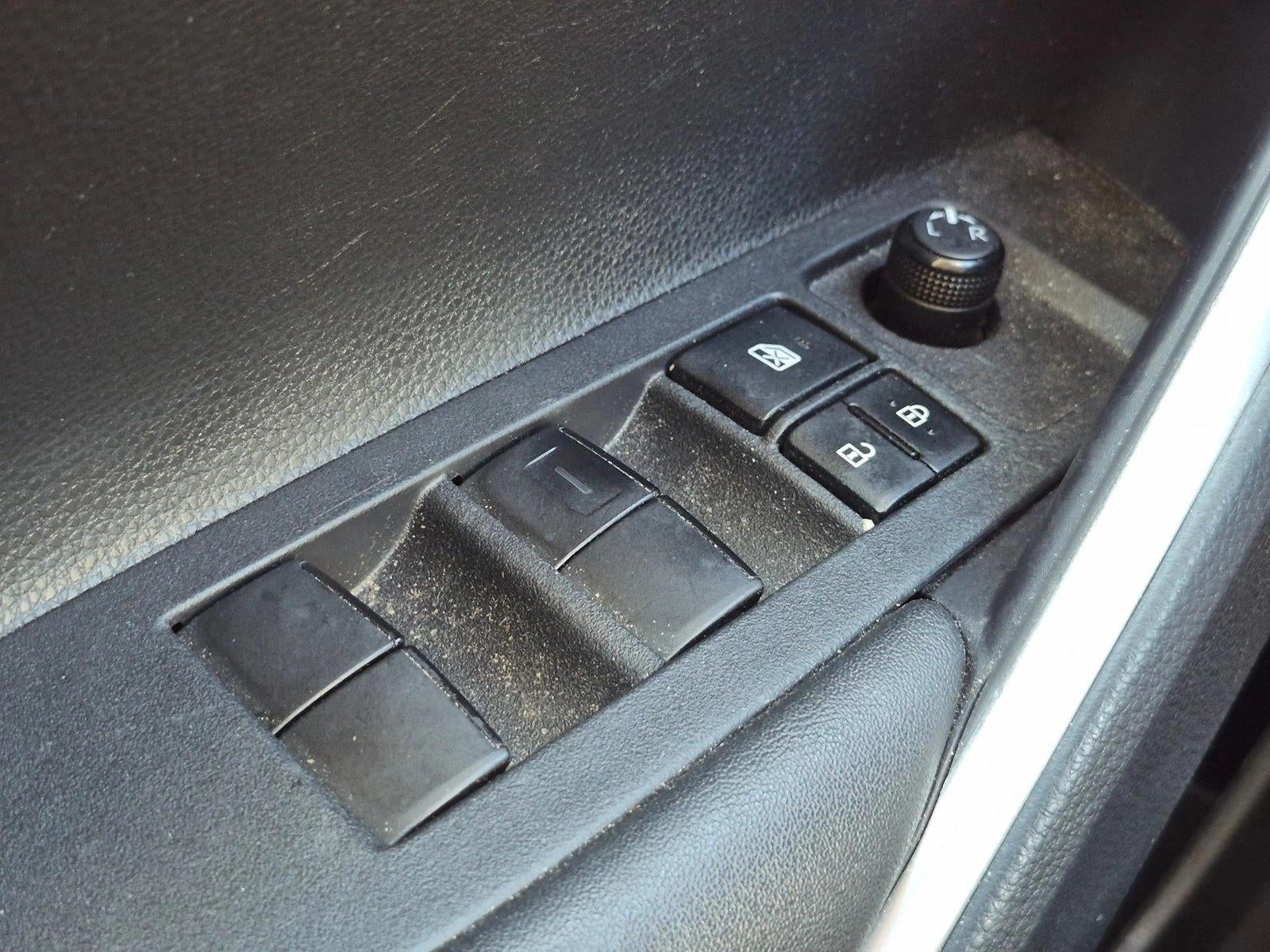 2023 Toyota Corolla Cross XLE 2WD (Natl)