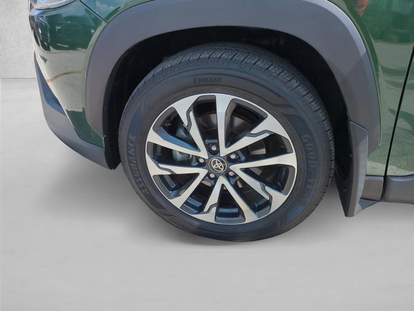 2023 Toyota Corolla Cross XLE 2WD (Natl)