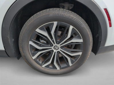 2024 Toyota Crown XLE AWD (Natl)