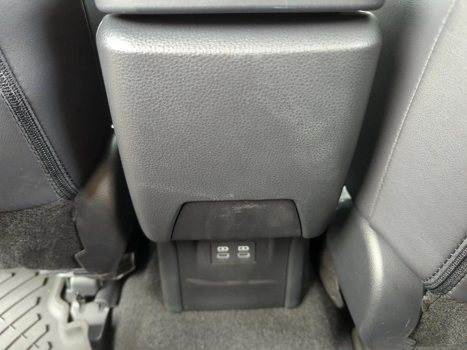 2024 Toyota Prius Limited (Natl)