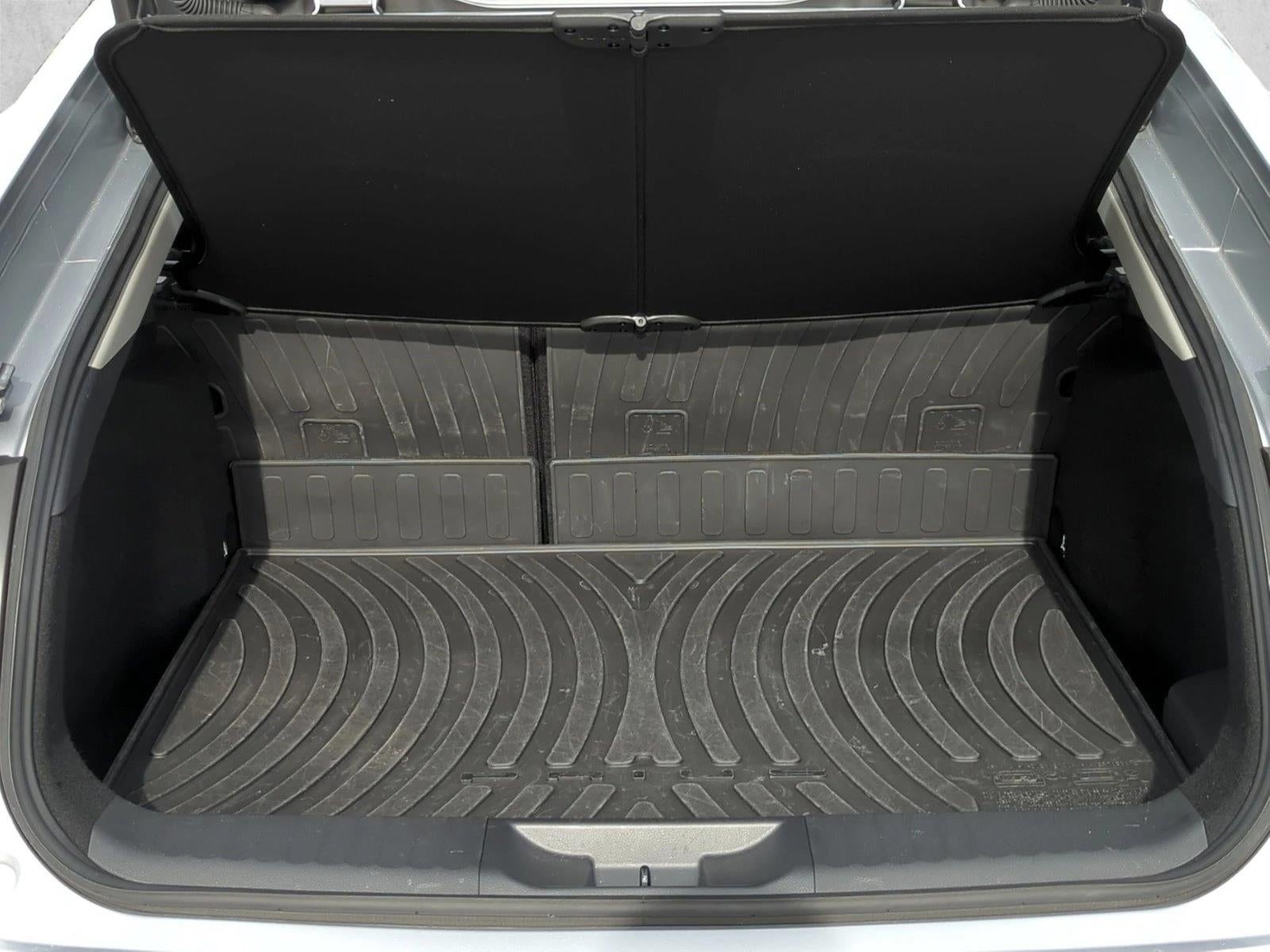 2024 Toyota Prius Limited (Natl)