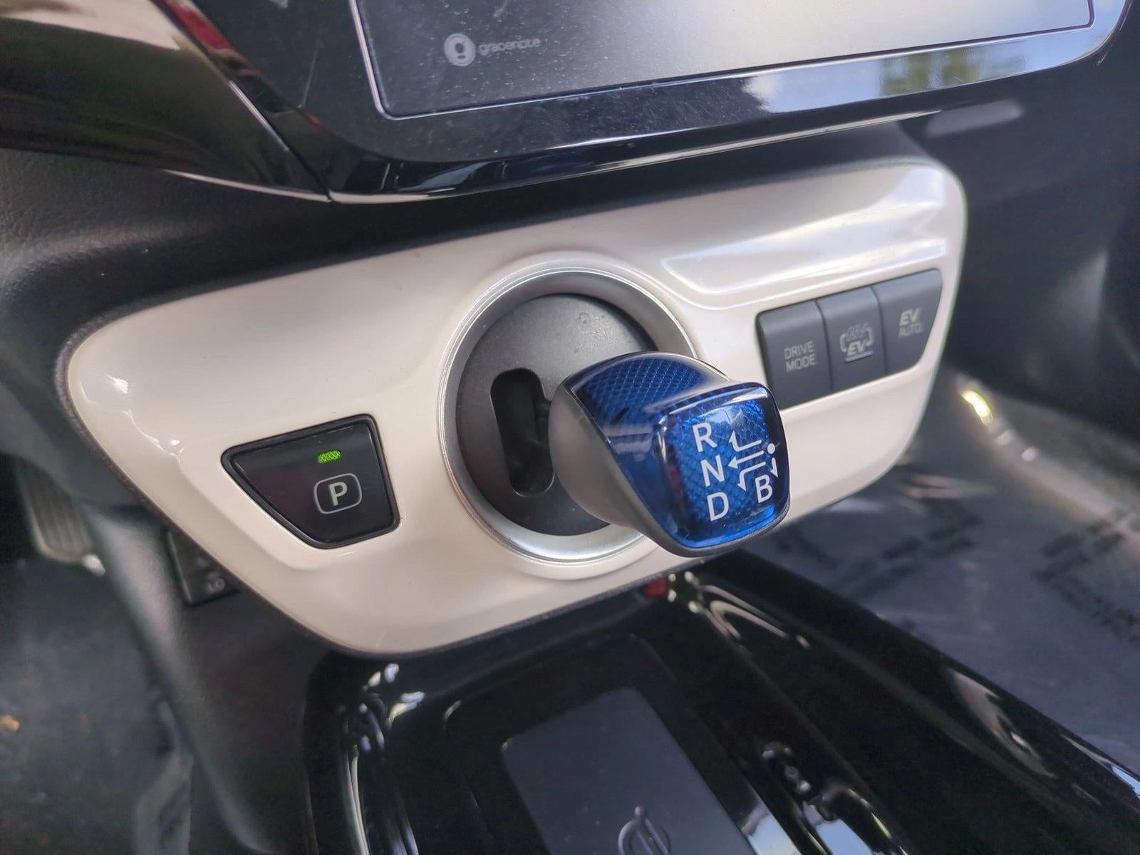 2017 Toyota Prius Prime Premium (Natl)