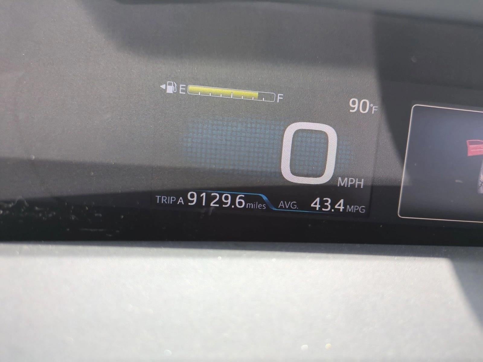 2017 Toyota Prius Two (SE)