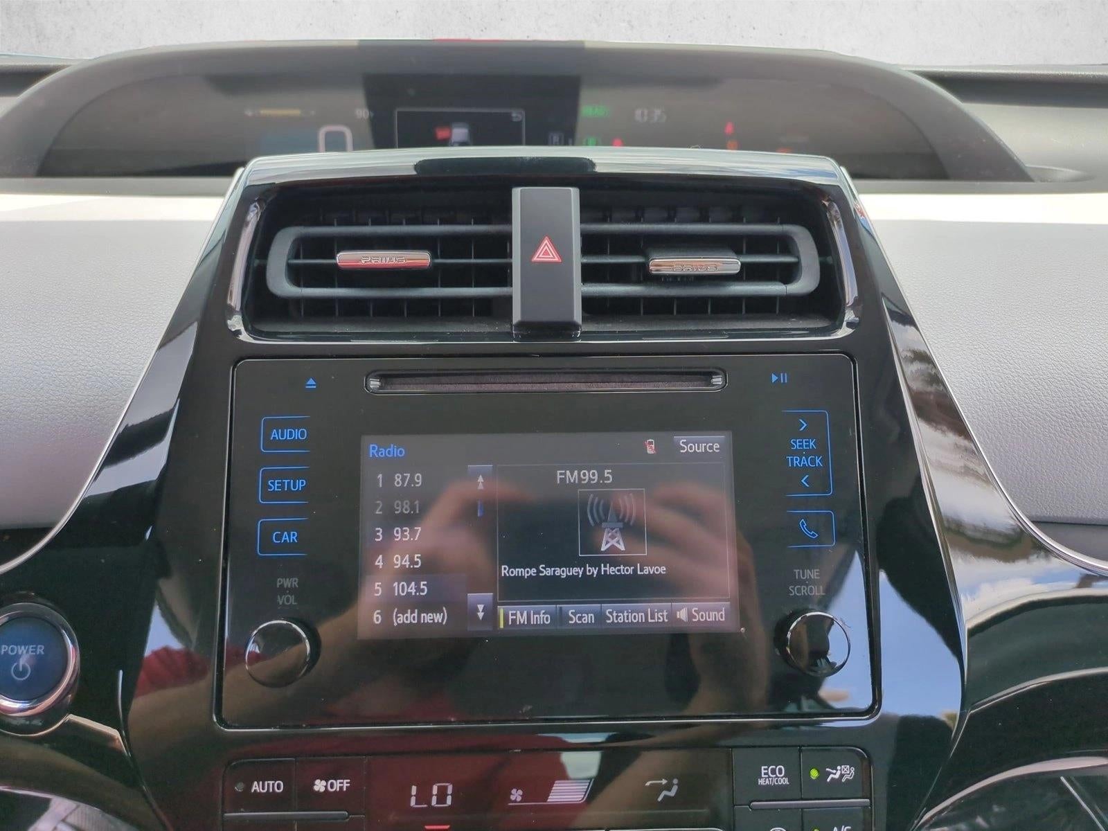 2017 Toyota Prius Two (SE)